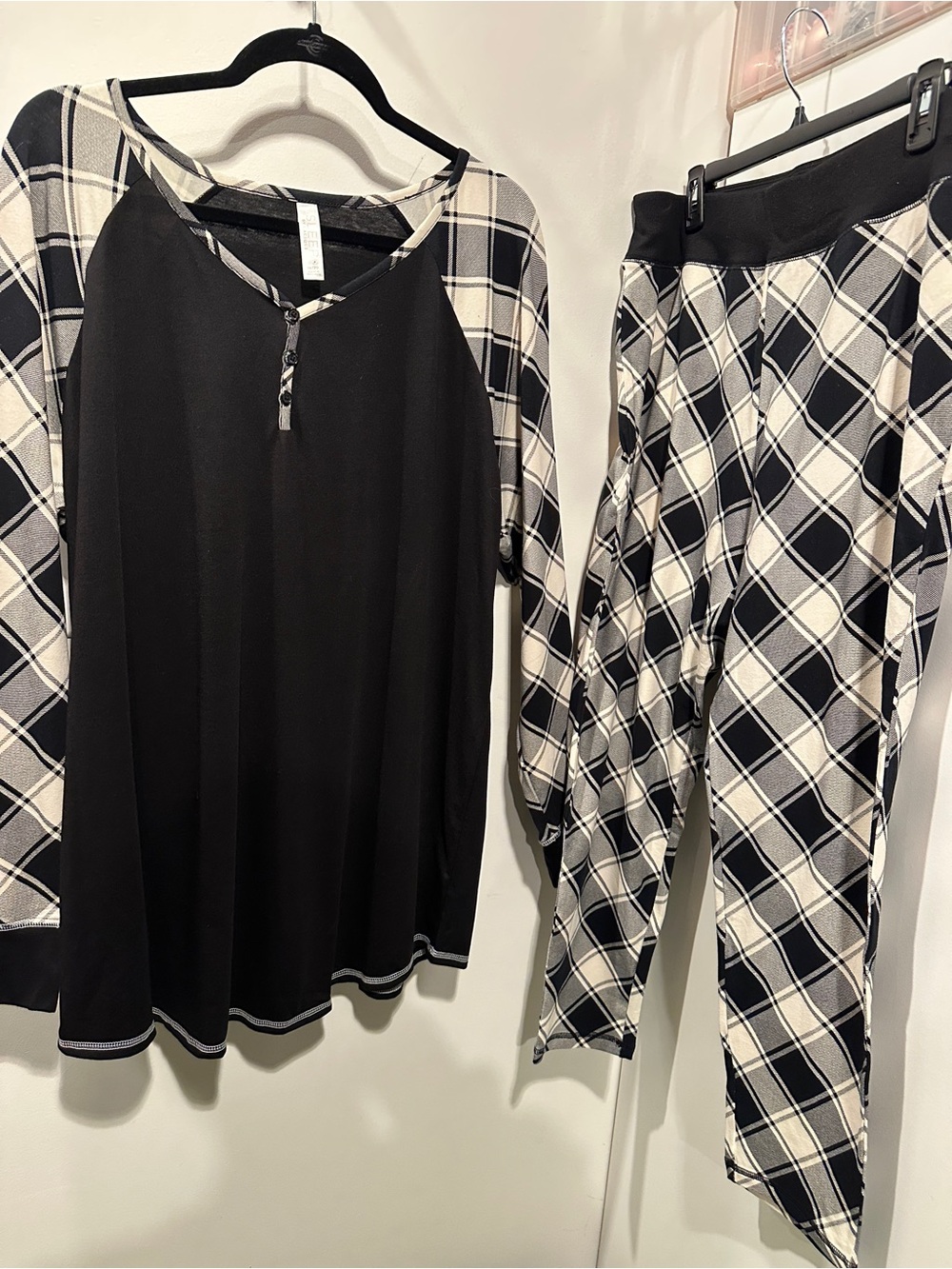 NWOT Cacique Cozy Plaid-Trim Black Lounge Pants & Top Set 18/20 - Picture 14 of 14